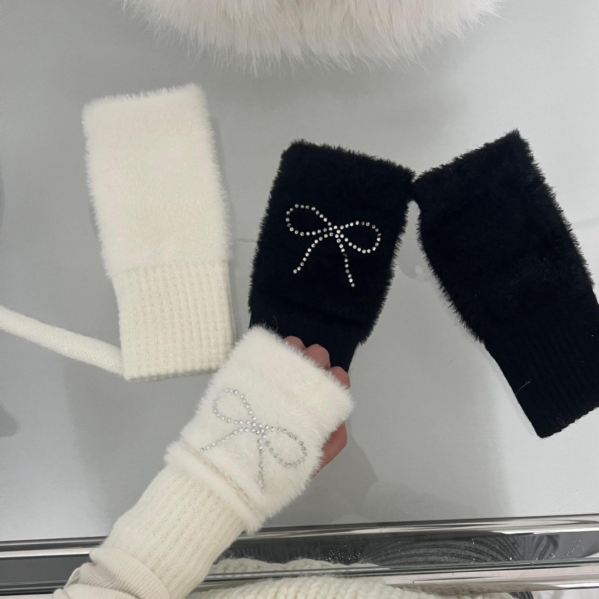 Wholesale Homemade Imitation Mink Hair Half Finger Gloves Bow Hot illing Warm Cute Finger Leakage Cold-proof Warm Finger Set Student Women