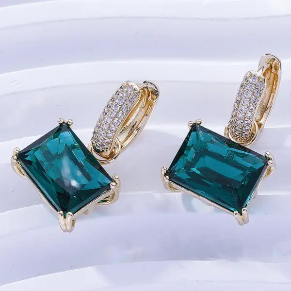 Wholesale 1 Pair Casual Sweet Korean Style Geometric Inlay Copper Zircon Gold Plated Drop Earrings