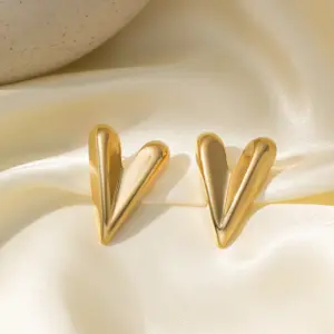 G408 Glossy Big Heart Earrings Gold