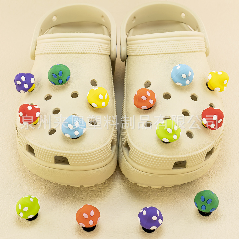 Wholesale Cross-Border Hot Selling Garden Shoes Cartoon Mushroom 3D Shoe Buckle Decorative Aessories Clogs Flower Shoes Aessories in Stock