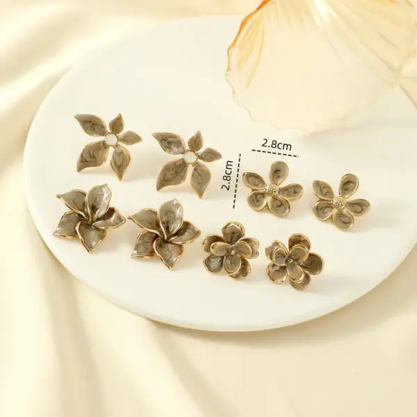 Wholesale Autumn Winter Color Matching Small Fragrance Style Wine Red 304 Stainless Steel Flower Stud Earrings Oil Drop Temperament Milk Tea Color Warm Winter Earrings Gift Option