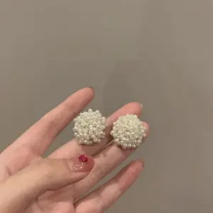 59-Stringed Pearls Ear Studs