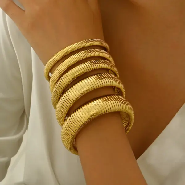 Wholesale Ion Plating (IP) Real Gold Plated Geometric 304 Stainless Steel Elegant Hip-Hop Streetwear Waterproof Non Tarnish 304 Stainless Steel Wristband