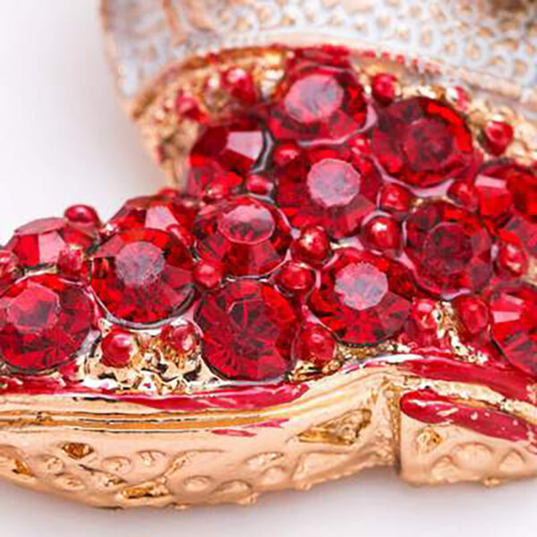 Wholesale Christmas gift boots full of diamond brooch