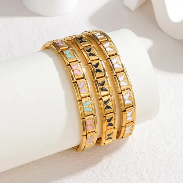 Wholesale 304 Stainless Steel Pentagram Heart Shape Argyle PVD Coated Stone-Free 18K Real Gold Plated Elegant Cute Vintage Style Waterproof Non Tarnish Bangle