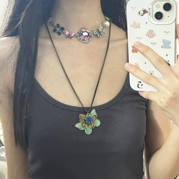 Wholesale European and American retro color painting oil accessories butterfly necklace female temperament online popular all-match ethnic style jewelry