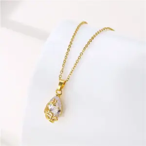 Water Plating Vacuum Plating Real Gold Plated 18K Gold Flower Dragonfly Butterfly 304 Stainless Steel Titanium Steel Simple Style Waterproof Non Tarnish 201 Stainless Steel Pendant Necklace