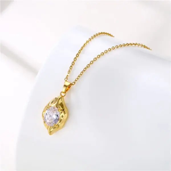 Wholesale Water Plating Vacuum Plating Real Gold Plated 18K Gold Four Leaf Clover Candy Fish 304 Stainless Steel Copper Retro Waterproof Non Tarnish Stainless Steel Pendant Necklace