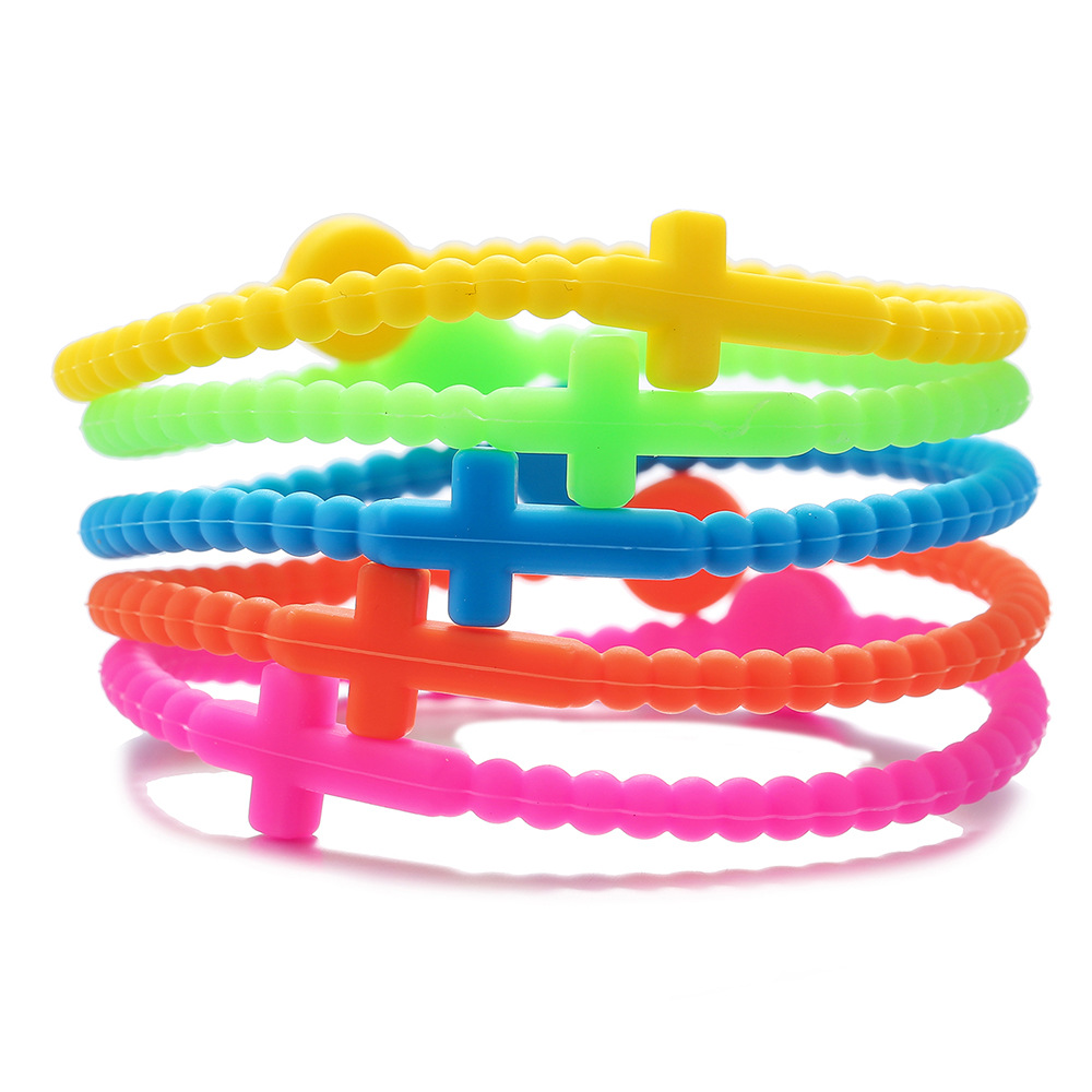 Wholesale Amazon hot selling bracelet simple European and American macaron cross bracelet chilen's hand adult silicone bracelet
