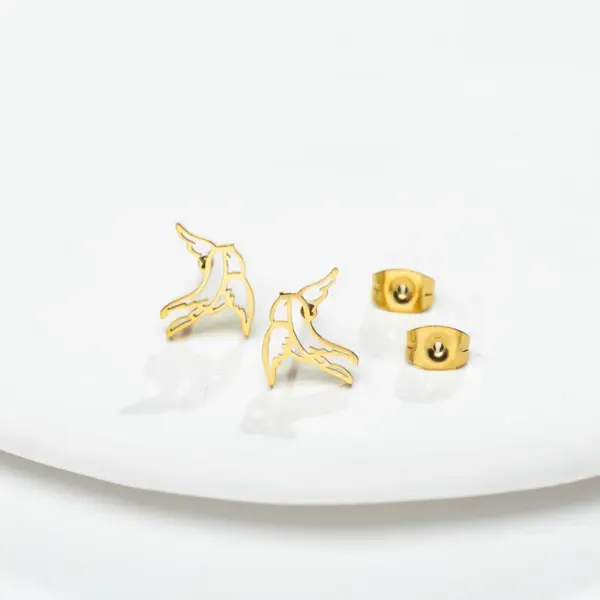 Wholesale PVD Coated 18K Gold Real Gold Plated 304 Stainless Steel Fashion Waterproof Non Tarnish Ear Studs