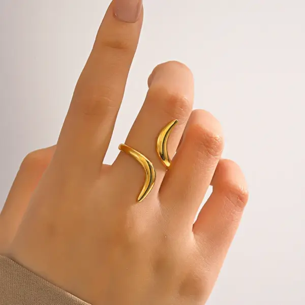 Wholesale PVD Coated 18K Gold Plated Lines 304 Stainless Steel IG Style Simple Style Waterproof Non Tarnish Open Rings