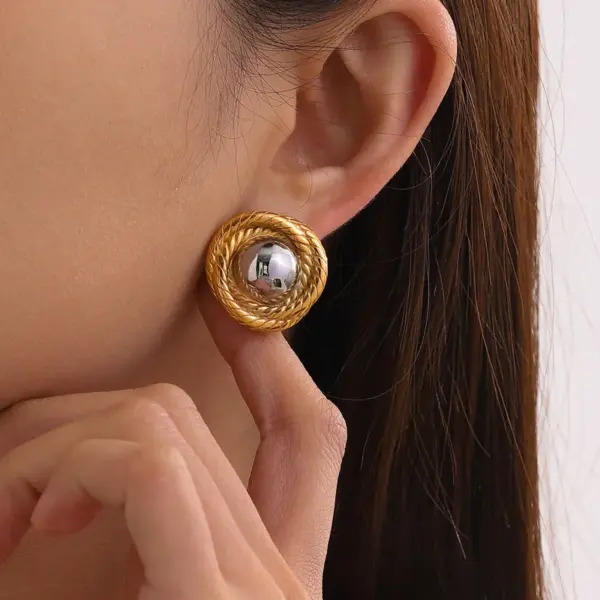 Wholesale 304 Stainless Steel Geometric PVD Coated 18K Real Gold Plated Real Gold Plated 18K Gold Retro Simple Style Classic Style Waterproof Non Tarnish Earrings Ear Studs