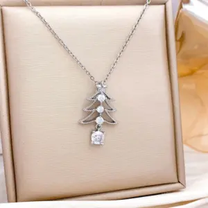 XL5266 Hollow Christmas Tree Necklace / Silver