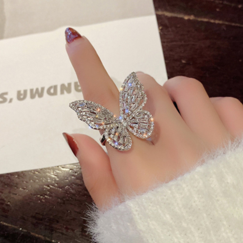 Wholesale Ring wholesale Yiwu jewelry sply stall selling hollow butterfly ring exaerated ring does not fade jewelry
