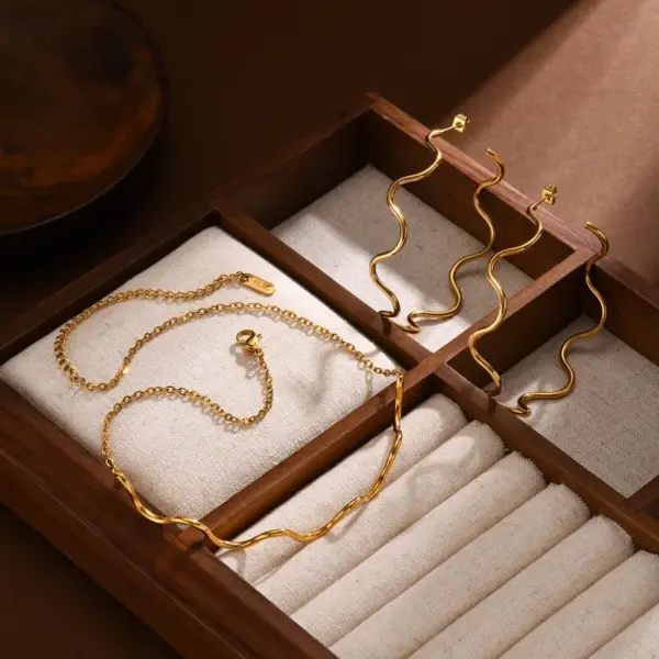 PVD Coated Real Gold Plated 18K Gold Waves 304 Stainless Steel Elegant Streetwear IG Style Waterproof Non Tarnish Jewelry Set
