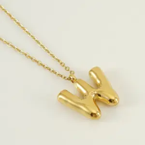 Letter W [Gold] / 18K