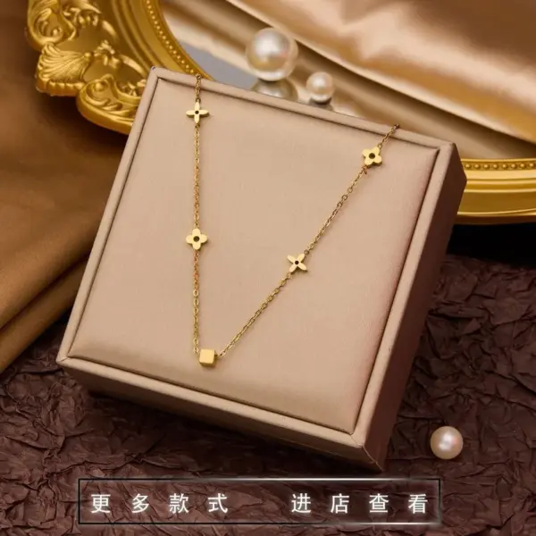 Wholesale New Fashionable Titanium Steel Necklace Women's Clavicle Chain Non-Fading Stainless Steel Jewelry Versatile Live Broadcast Bestseller