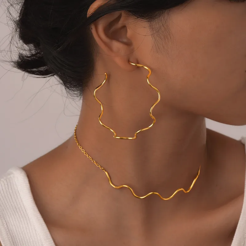 Wholesale PVD Coated Real Gold Plated 18K Gold Waves 304 Stainless Steel Elegant Streetwear IG Style Waterproof Non Tarnish Jewelry Set