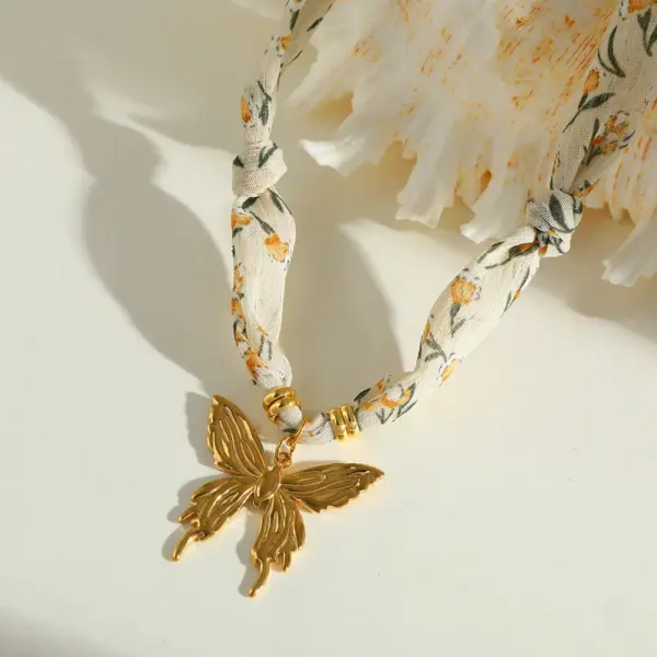 Wholesale Fresh Floral Stainless Steel 18K Gold Butterfly Dragonfly Pendant Cloth Strip Necklace Elegant Casual Vintage Style For Women