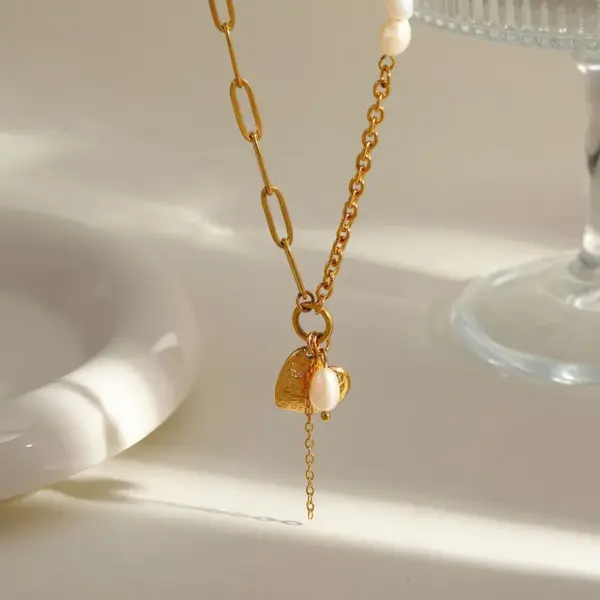 Wholesale Romantic Design Stainless Steel 18K Gold Plated Natural Pearl Heart Shaped Pendant Necklace For Women Elegant Luxury Jewelry