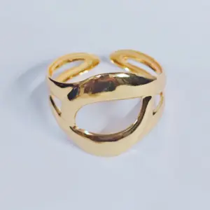 Gold / Average Size / Mouth Bracelet