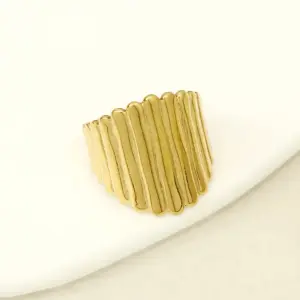 Wide Vertical Striped Open Ring-Gold