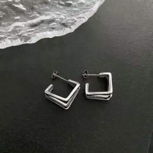 211# Xk Titanium Steel Geometric Earrings / Silver