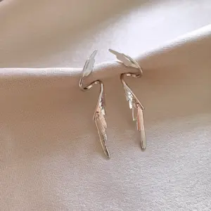 162# Silver Needle-Silver-Wings