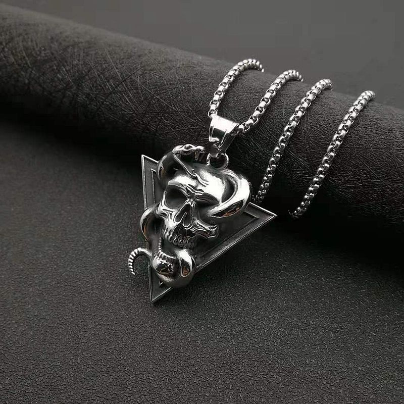 Wholesale AliExpress new retro skull and snake European and American punk style pendant lished skull men's necklace pendant