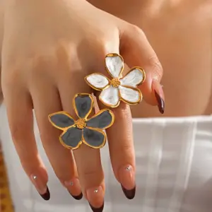 Wholesale Ion Plating (IP) 18K Gold Plated Plumeria 304 Stainless Steel Casual Hip-Hop Luxurious Waterproof Non Tarnish Open Rings