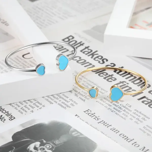 Vacuum Plating Real Gold Plated Heart Shape 304 Stainless Steel Simple Style Waterproof Non Tarnish Inlay Bangle