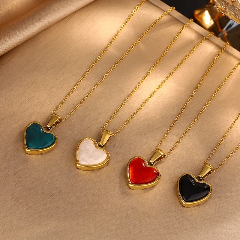 Wholesale 304 Stainless Steel Plastic Heart Shape Ion Plating (IP) 18K Gold Plated Princess Vintage Style Classic Style Waterproof Non Tarnish O-shape