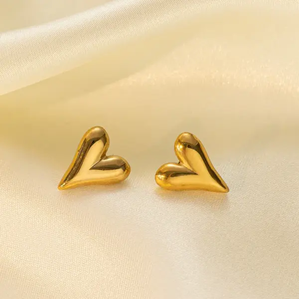 Wholesale PVD Coated Real Gold Plated 18K Gold Heart Shape 304 Stainless Steel Simple Style Commute Waterproof Non Tarnish Ear Studs