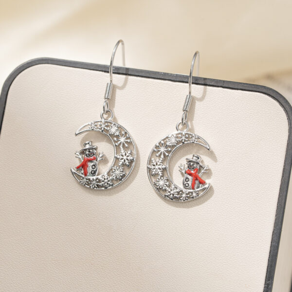oly-2599dab428381cf595054beee92d4411 Wholesale Fun and playful snowman earrings for Christmas this winter