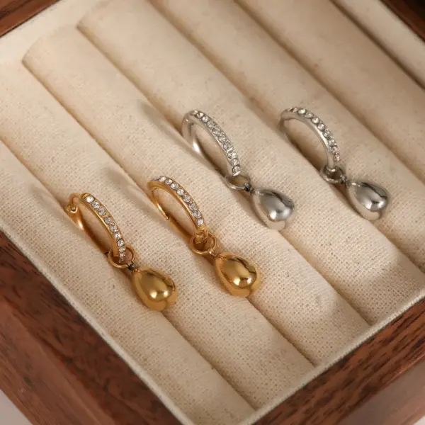 Wholesale PVD Coated Real Gold Plated 16K Gold White Gold Plated Water Droplets 304 Stainless Steel Elegant Modern Style Waterproof Non Tarnish Earrings