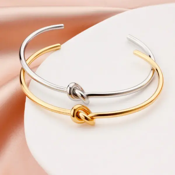 PVD Coated Gold Plated C Shape Stainless Steel Titanium Steel Simple Style Waterproof Non Tarnish Bangle