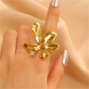 30 18K Real Gold Shaped Flower 9848 / Adjustable Opening / 1 Piece
