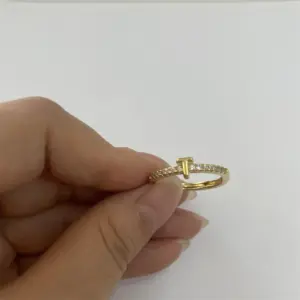 14K Real Gold-Letter T / One Size
