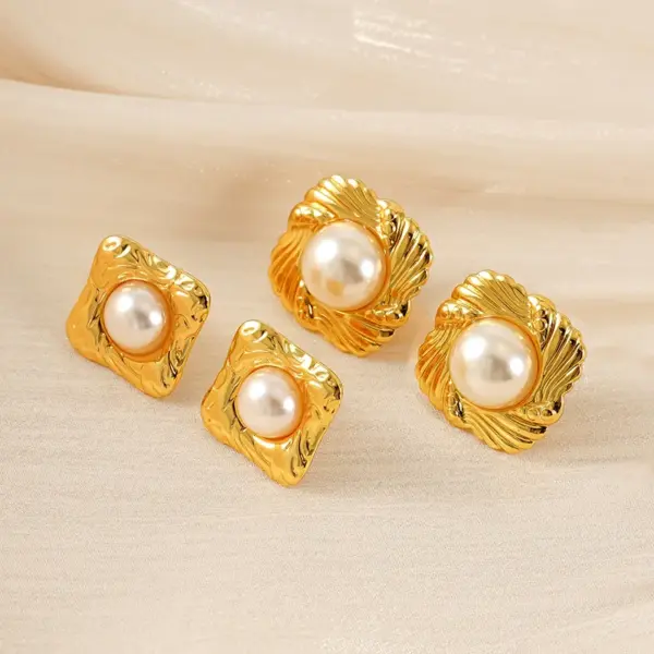 Wholesale 1 Piece Simple Style Classic Style Square Oval Heart Shape Plating Inlay 304 Stainless Steel Artificial Pearls 18K Gold Plated Ear Studs