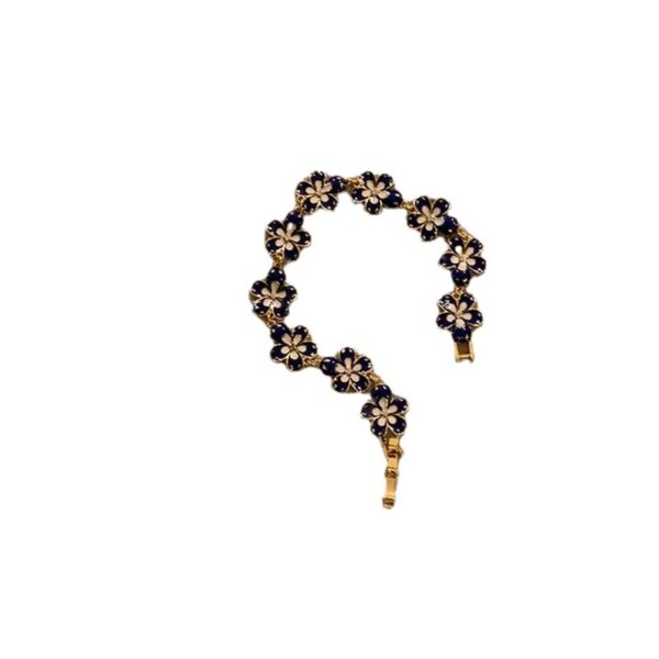 Wholesale High Beauty Value Middle Ancient vintage Light Luxury Niche Retro Exquisite Bracelet Girlfriend Bracelet Flower Design Jewelry