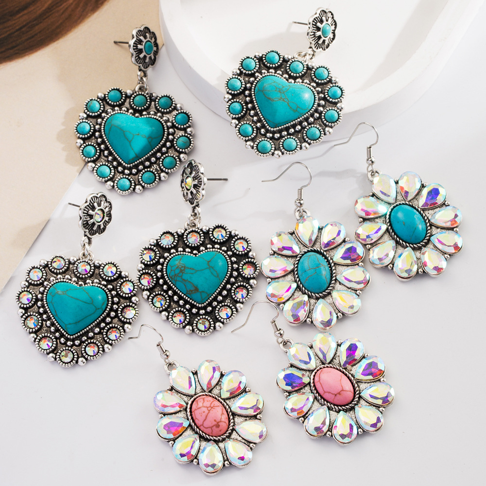 Wholesale European and American Creative New Fashion Earrings Vintage Alloy Plated Ancient Sier Diamond Turquoise Love Pendant Party Earrings