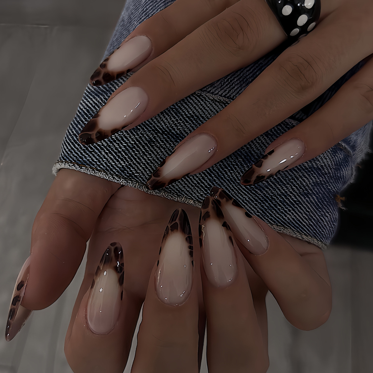 Wholesale Foreign Trade European and American Fake Nails Simple Solid Color Wearing Nails Fake Nails French Leopard Print Removable Nail Nails 24 Piec