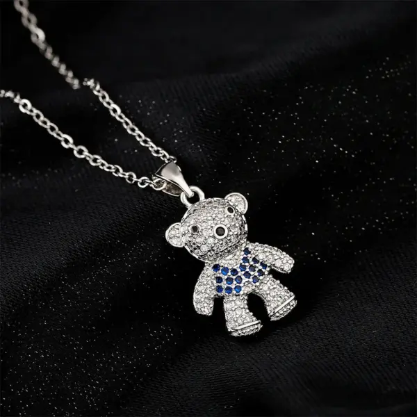 Wholesale New Copper Micro-inlaid Zircon Cute Bear Pendant Golden Necklace Wholesale
