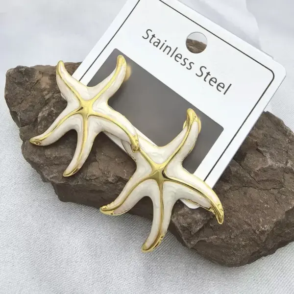 1 Piece Casual Elegant Lady Starfish Steel 18K Gold Plated Earrings