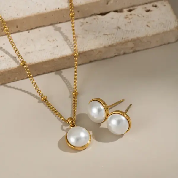 Wholesale Elegant Pearl Necklace And Earring Set For Women Stainless Steel Non-Fading Luxury Jewelry Accessories Suitable For All Seasons