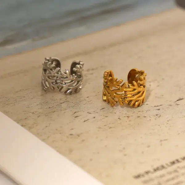 Wholesale Ion Plating (IP) Real Gold Plated 18K Gold Coral 304 Stainless Steel Simple Style Waterproof Non Tarnish Ear Cuffs