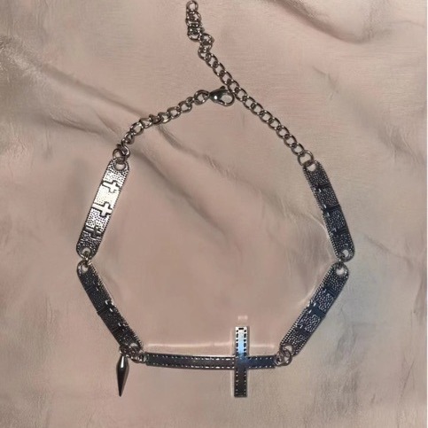 Wholesale Red Riding Book Same Style silver Necklace Women's Summer New High-end Light Luxury Clavicle Chain Cyber Celebrity Hot Pendant