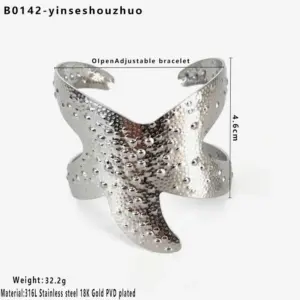 Silver Starfish Hammered Bracelet / One Size