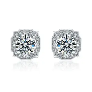 Classic Hairui Ear Studs 1 Karat