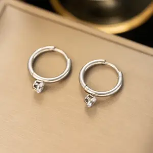 【G175】Six-Claw Single Diamond Earrings Just Color